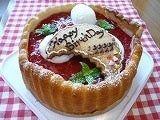 バースデーケーキ【cafeひとしあん 店長のひとりごと】